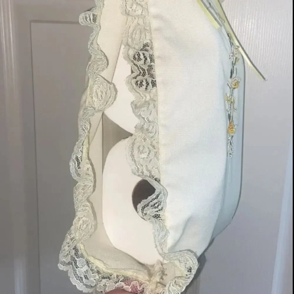 Elegant Cream Hanging Bag with Embroidery